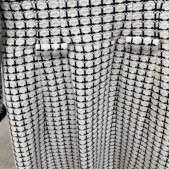 CHANEL Vintage Wool Boucle Long Jacket - Picture 11 of 16